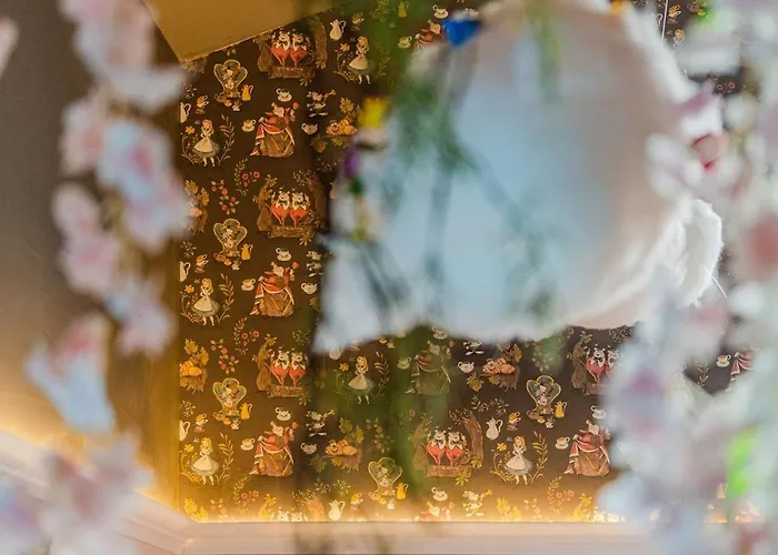 Le Repaire Des Lapinous, Reveuse Et Curieuse ! * ル・テック